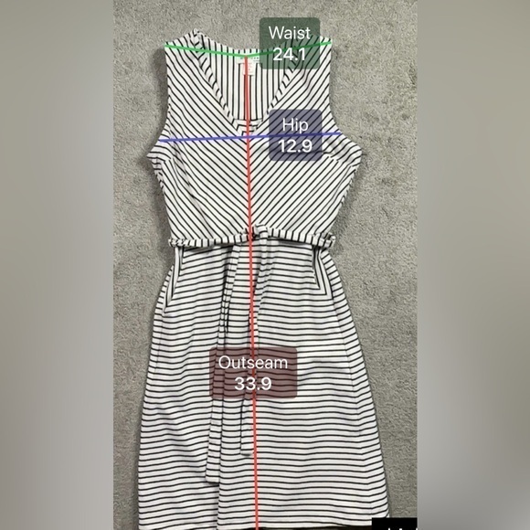 Monteau V-neck‎ striped dress with pockets Size Small - Picture 9 of 9